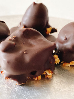 Una foto de Conitos de dulce de leche y chocolate