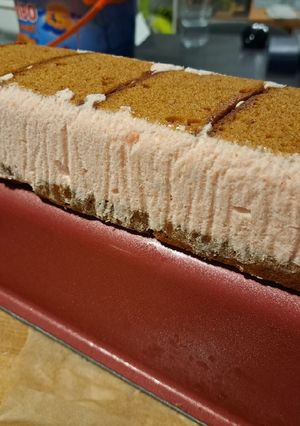 Une photo de Dessert glacé pain d'épice et coing