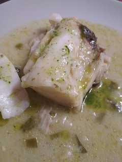 Una foto de Bacalao fresco en salsa verde