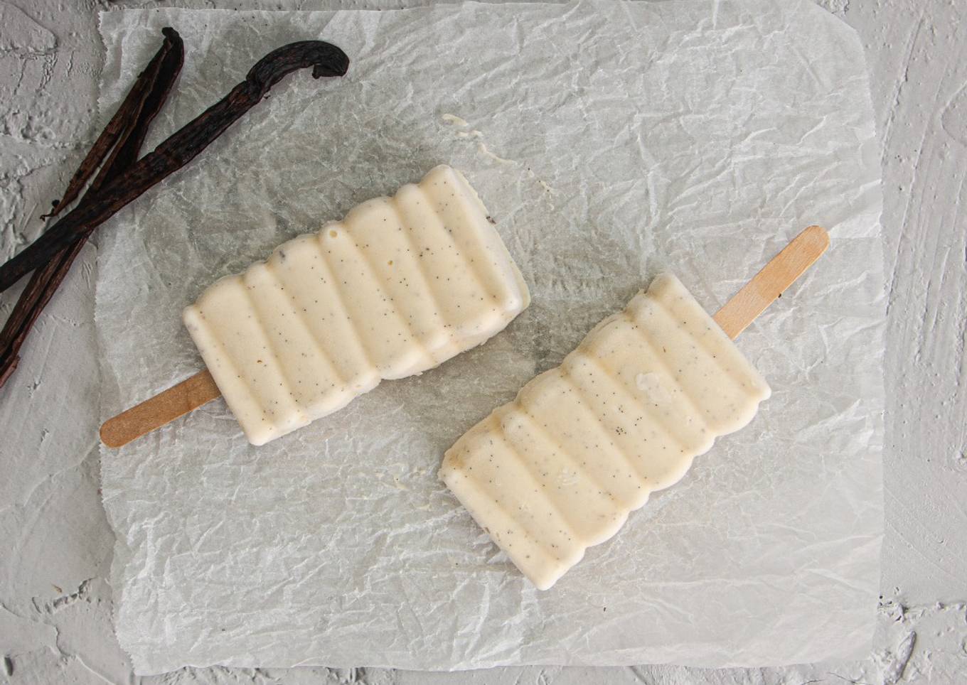 Skinny Vanilla Bean Cheesecake Popsicles