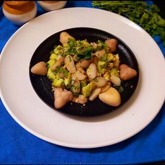 A picture of Chestnut peanut salad (healthy).