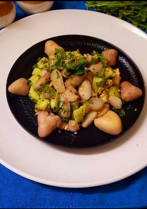 A picture of Chestnut peanut salad (healthy).