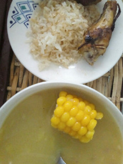 Una foto de Ajiaco con alitas de pollo🐔