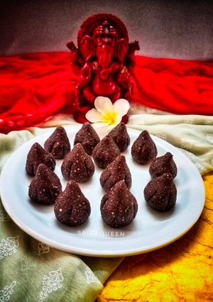 A picture of Chocolate  Peanut Modak.