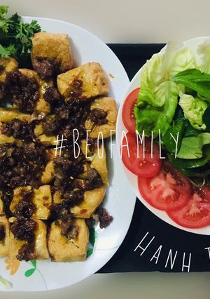 Hình của món Đậu hủ chiên sốt thịt rang bơ cay.
