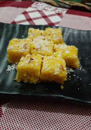 A picture of Coconut burfi.