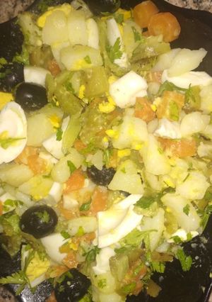 صورة لوصفة سلطة مشكلة بسيطة وبنينة 😋😋