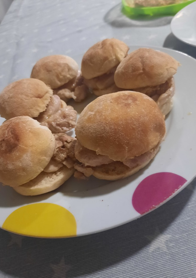 Una foto de Montaditos de foie y solomillo