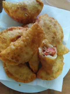 Una foto de Relleno para empanadas jugosas, con albahaca