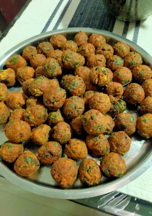 A picture of Methi Muthiya.