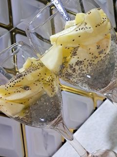 عکسی از دستور پانچ سیب و دانه چیا🍹