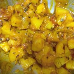A picture of Onion potatto curry.