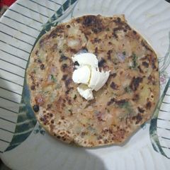 A picture of Aloo paranta.