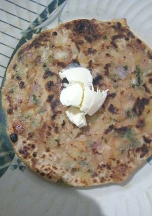 A picture of Aloo paranta.