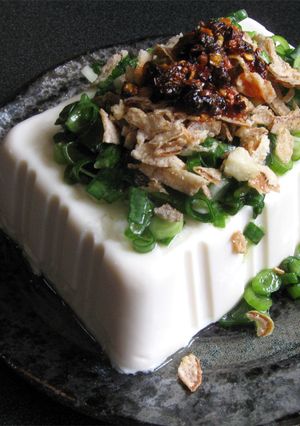 A picture of Cold Tofu with Garlic Spring Onion & Fried Shallot.