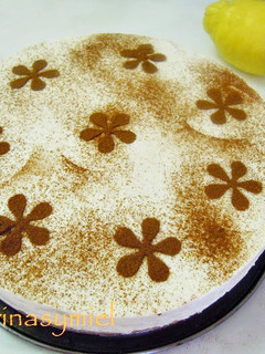 Una foto de Tarta de leche merengada