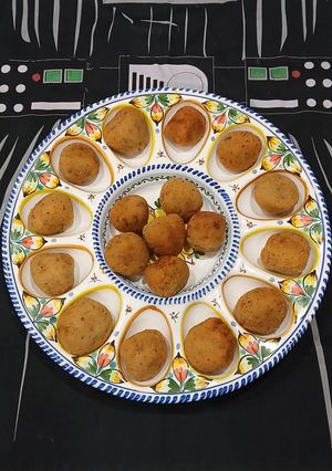 Una foto de Cocina de subsistencia: Croquetas de caldo de Pasta y Pan duro