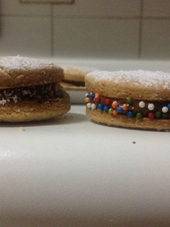Una foto de Chilenitos o alfajores