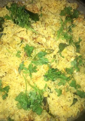 A picture of Egg fried rice 🍚.