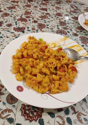 A picture of Macaroni hot pot.