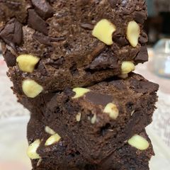 A picture of Nutty Brownie.