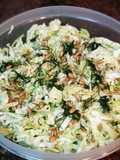 Ensalada de col rizado con semillas de girasol y hinojo