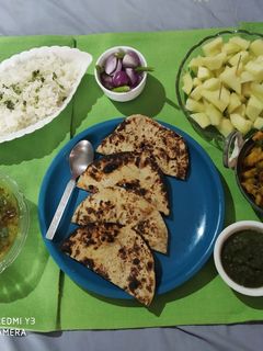 टिंडे आलू सब्जी, दाल पालक, चटनी, हाथ की रोटी, सादा चावल रेसिपी मुख्य फोटो