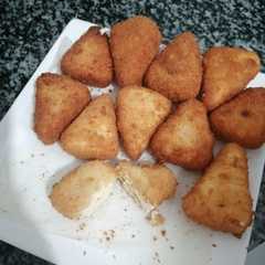Una foto de Quesitos empanados