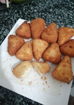 Una foto de Quesitos empanados