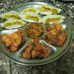 Steamed stuffed idli A picture of Steamed stuffed idli.