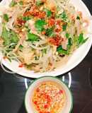 Gỏi gà hành tây