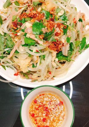 Hình của món Gỏi gà hành tây.