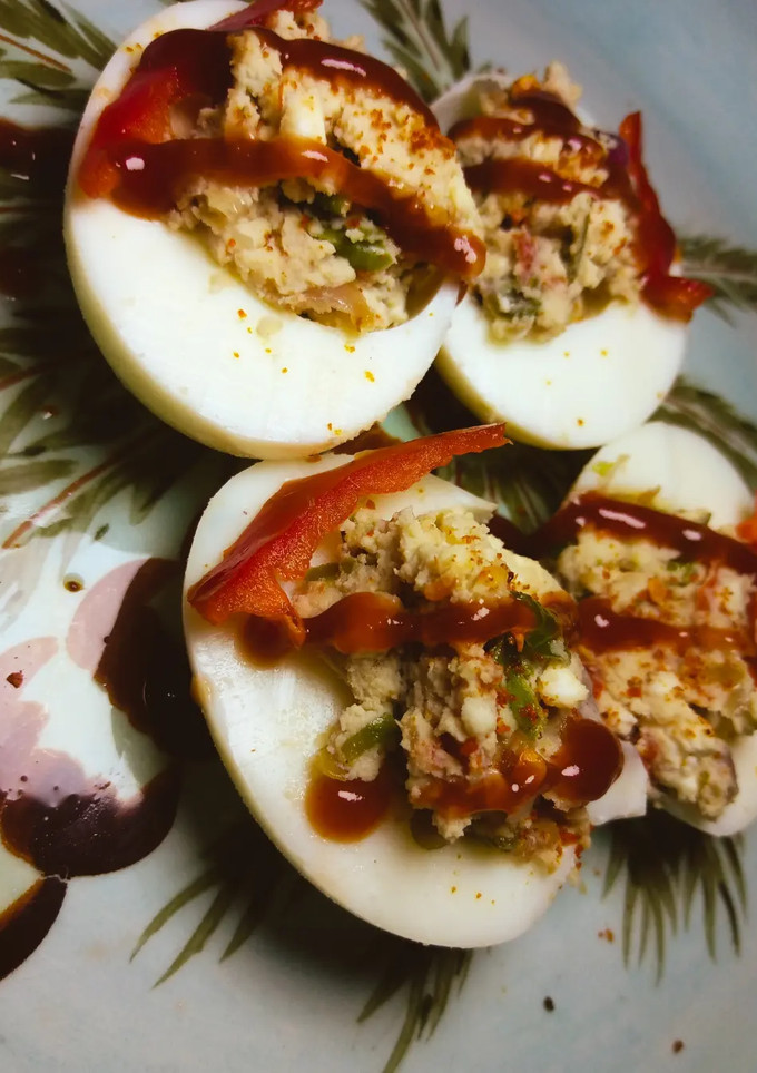 A picture of Deviled eggs.