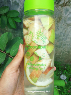 Foto resep Infused Water - JSR - Buah (Apel Malang, Lemon Lokal)