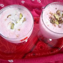 A picture of Rose Flavour and Kesar Pista Lassi.