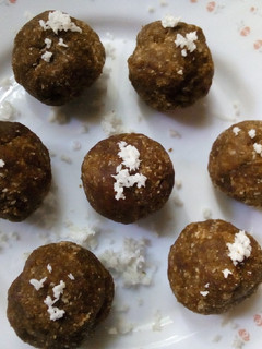 A picture of Chocolate coconut balls.