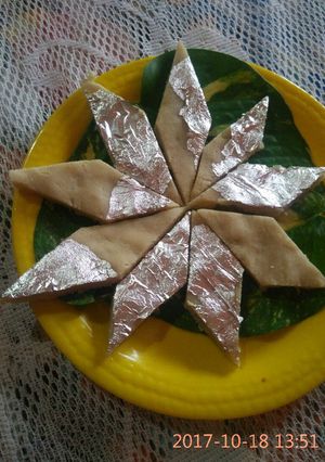 A picture of Kaju katli.