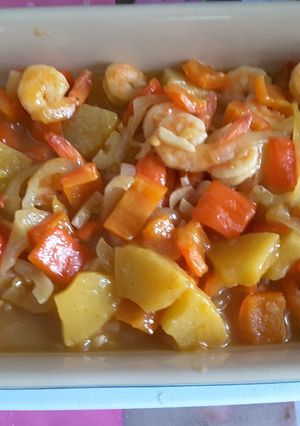 Une photo de Sauté de crevettes et ananas à la thaï