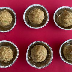 A picture of Daria na ladoo (roasted chickpea ladoo).