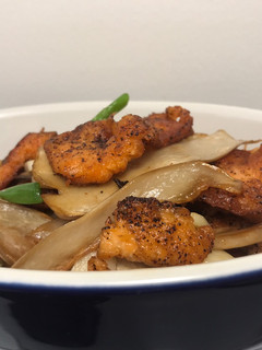 三文鱼 · 干煸杏鲍菇(鲜上加鲜😋😋) 的食譜成品照片