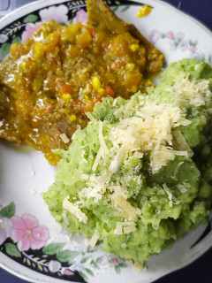 Una foto de Puré de papas y kale