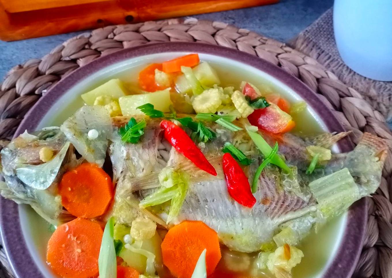 Sop ikan nila bumbu kuning