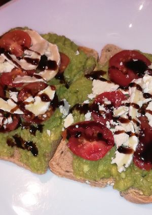 Foto principal de Tostas de aguacate