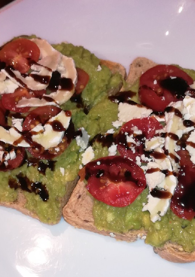 Una foto de Tostas de aguacate