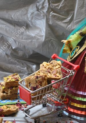 A picture of Besan/Chickpeas Halwa حلوا نخودچی/برشتوک.