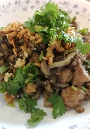 รูปของ อกไก่ผัดกระเทียมใส่เห็ด