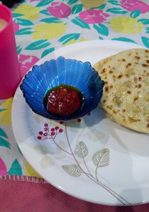 A picture of Indian Aloo paratha.