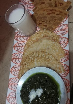 A picture of Sarso ka saag.