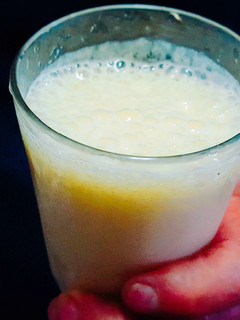 Una foto de Jugo de piña con leche