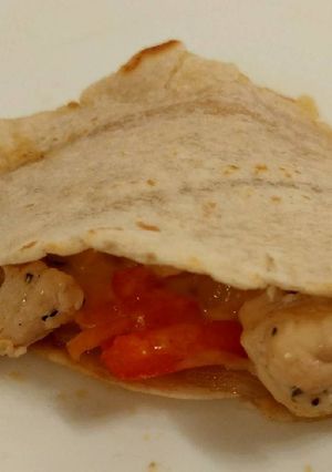 Una foto de Quesadillas fáciles de pollo y carne